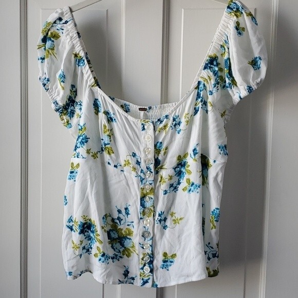 NWT FREE PEOPLE WHITE BLUE FLORAL CROPPED OFF SHOULDER PEASANT TOP SIZE SMALL - Picture 1 of 10
